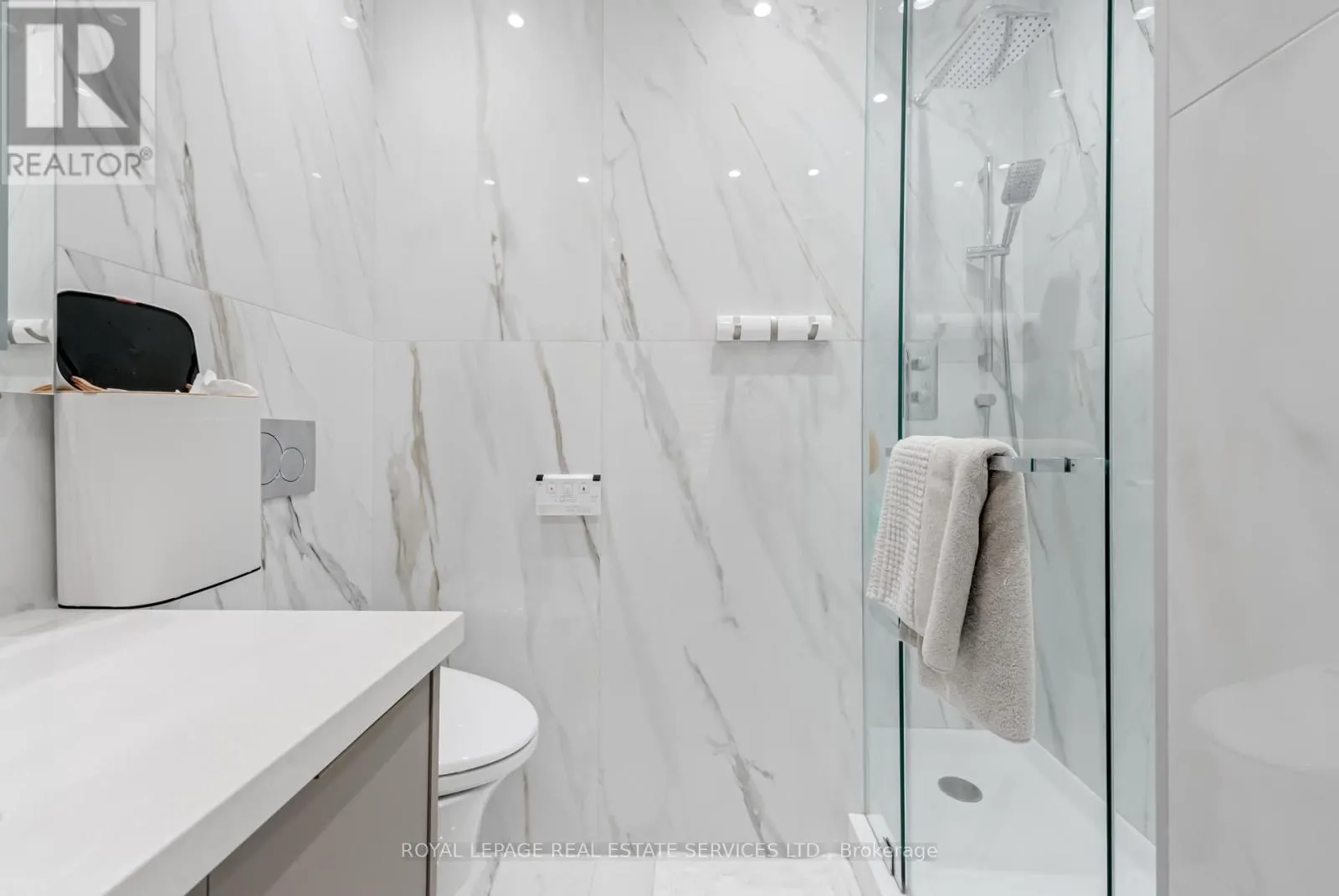 2508 - 2045 LAKE SHORE BOULEVARD W