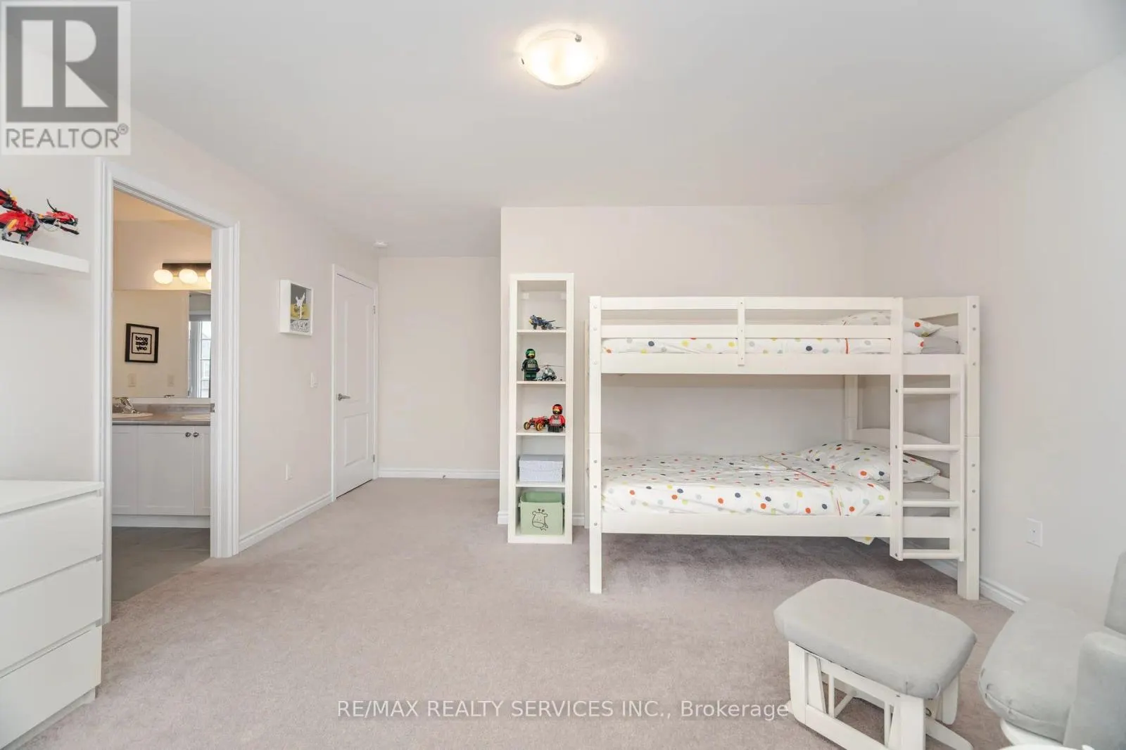 112 NEWHOUSE BOULEVARD