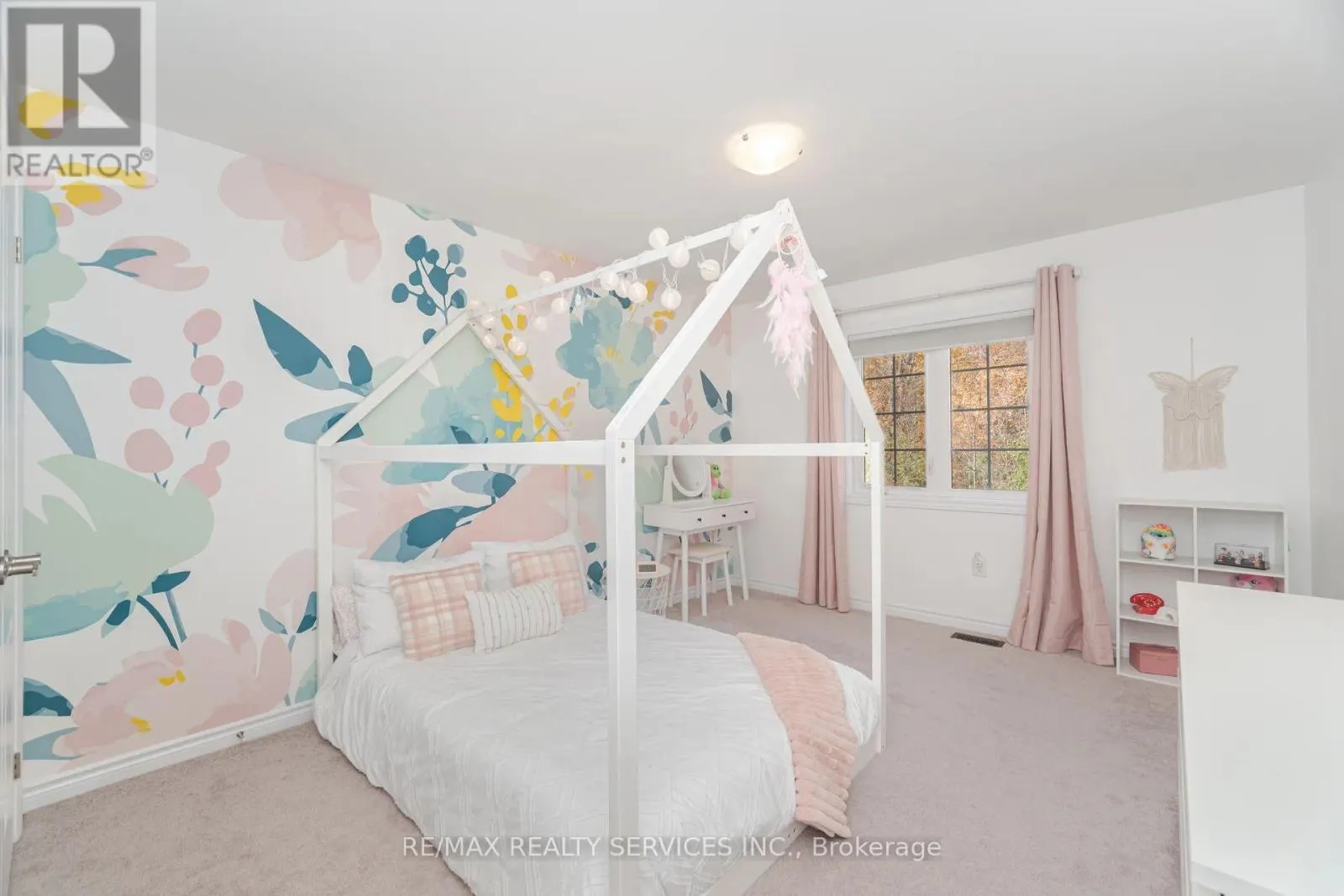 112 NEWHOUSE BOULEVARD