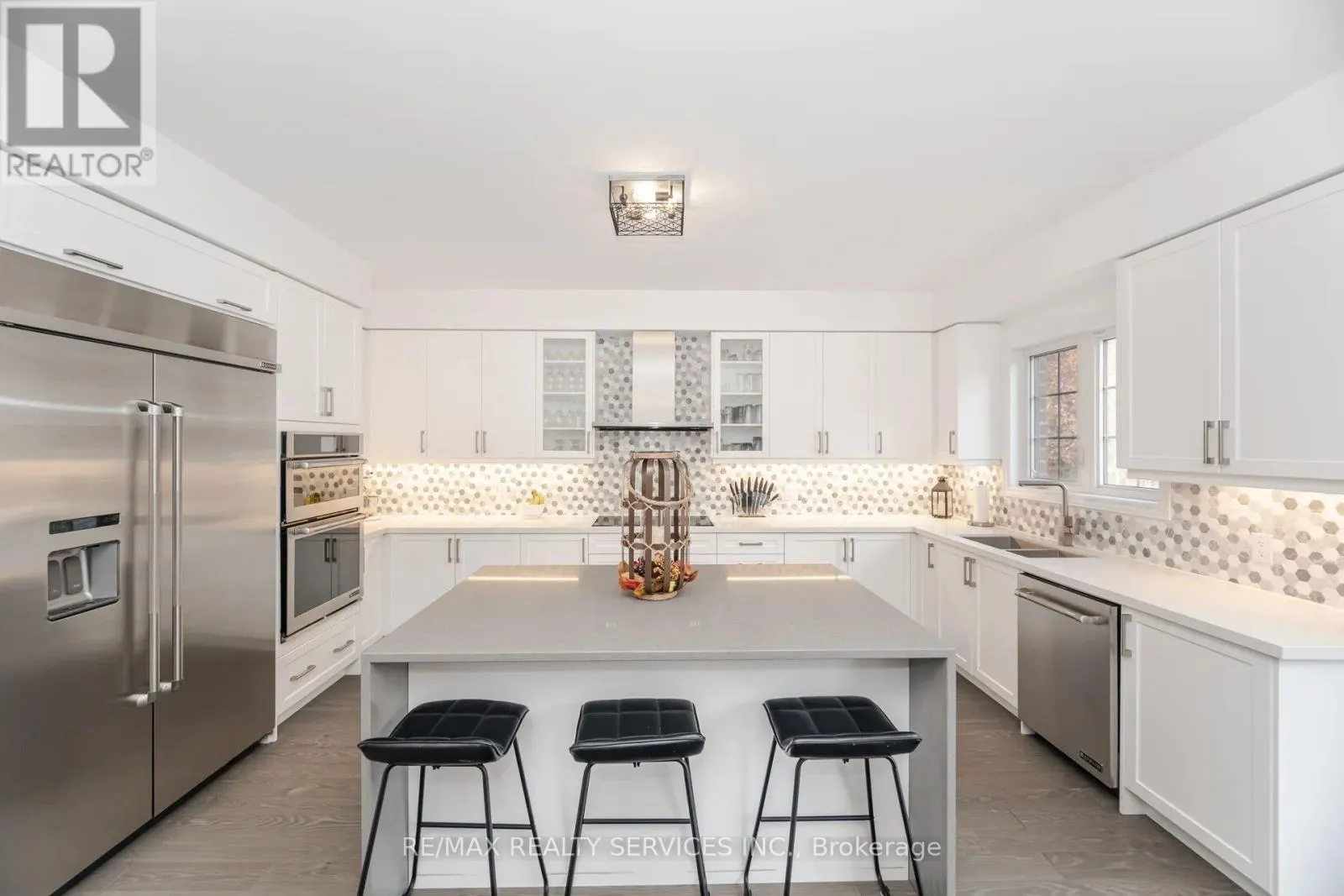 112 NEWHOUSE BOULEVARD