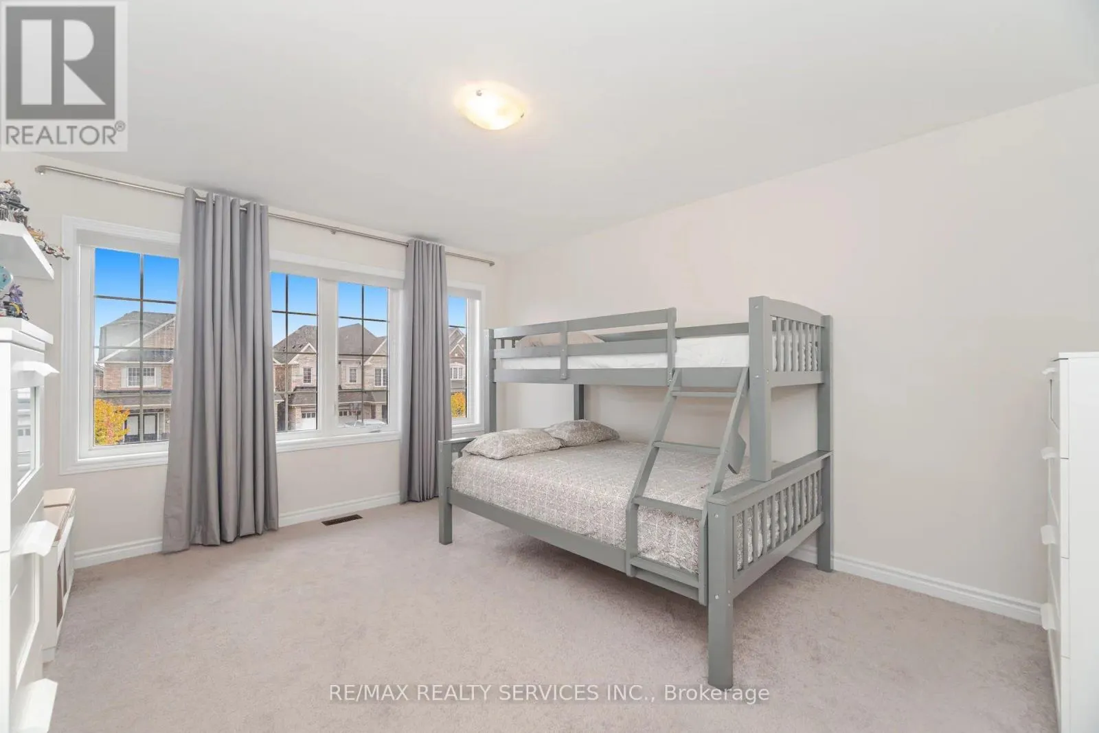 112 NEWHOUSE BOULEVARD