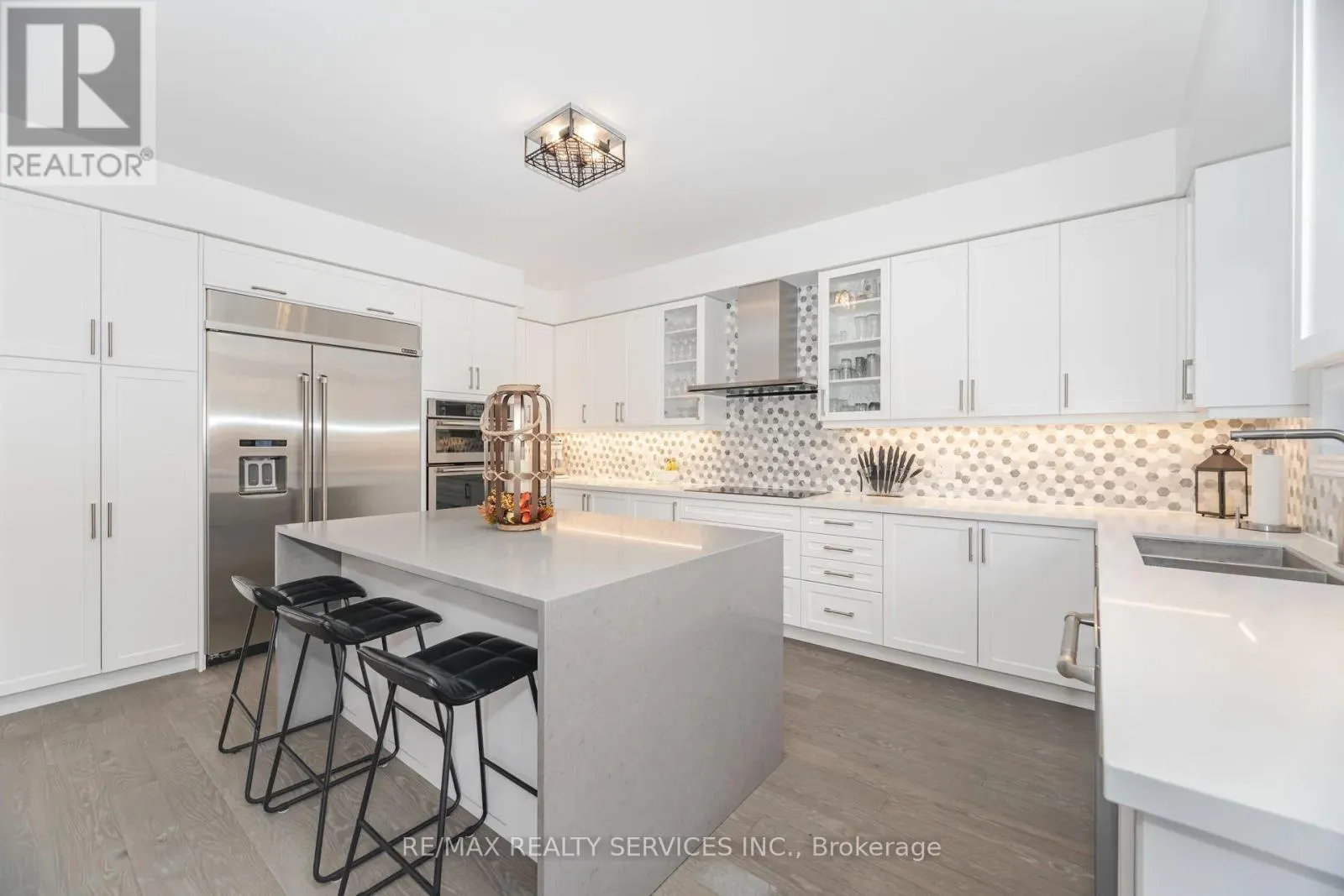 112 NEWHOUSE BOULEVARD