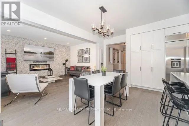 112 NEWHOUSE BOULEVARD