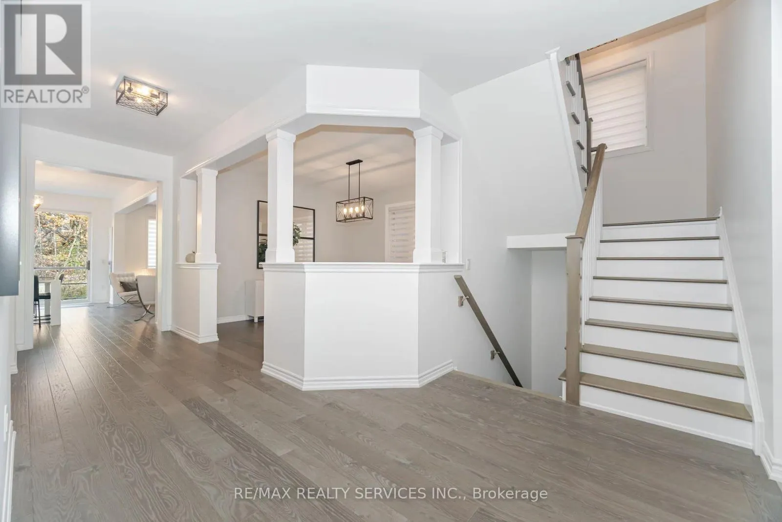 112 NEWHOUSE BOULEVARD