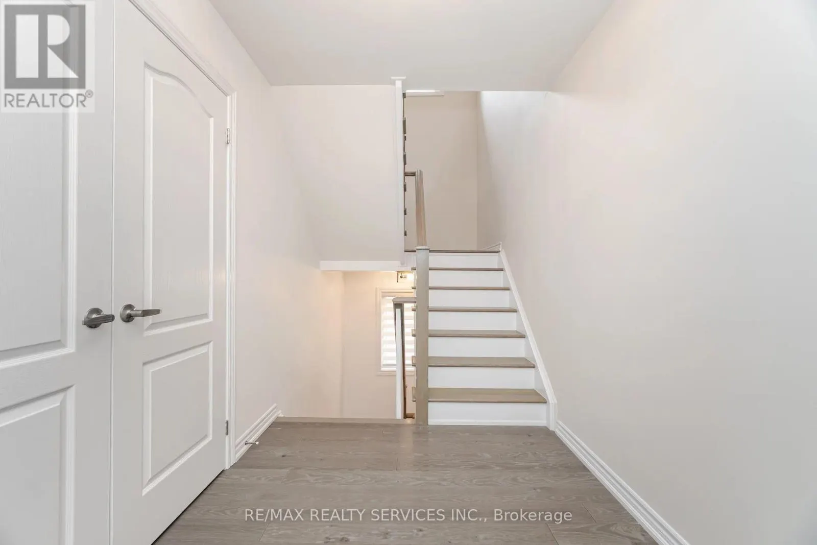 112 NEWHOUSE BOULEVARD