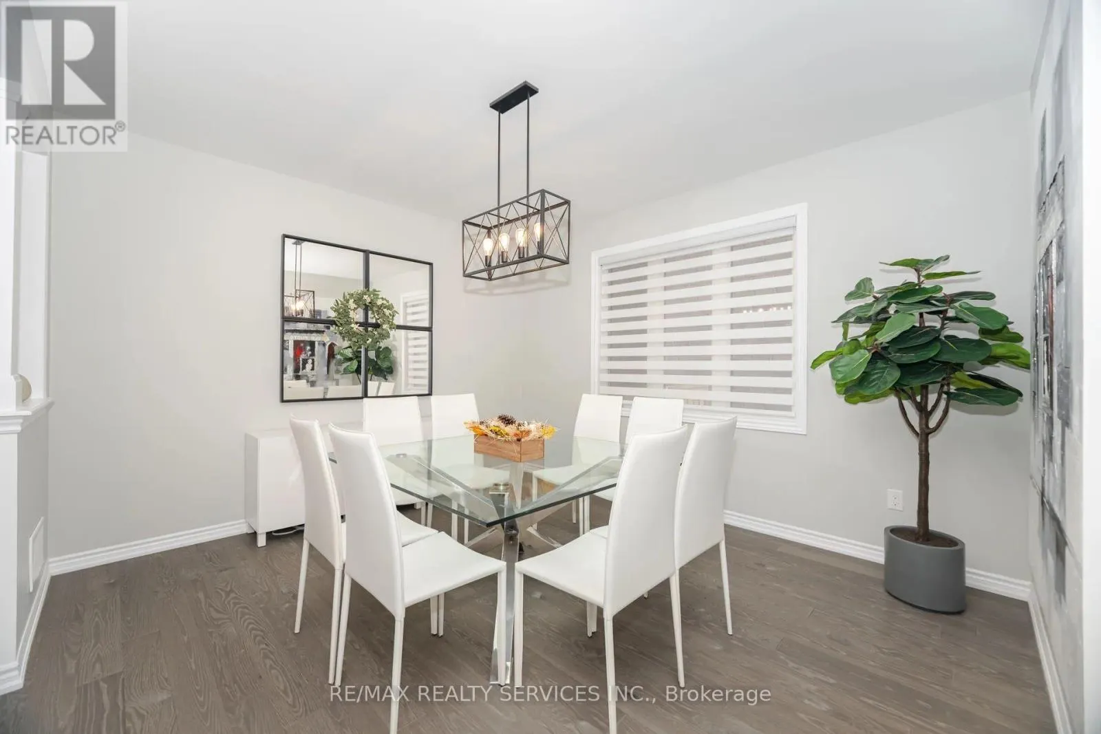 112 NEWHOUSE BOULEVARD