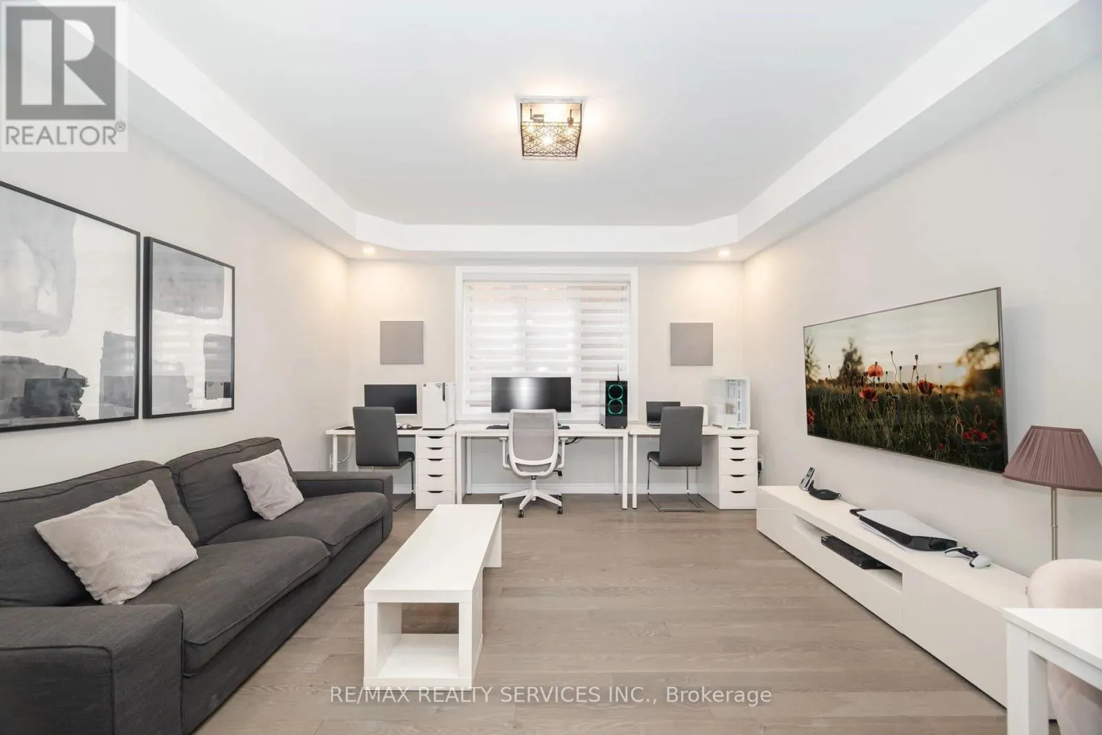 112 NEWHOUSE BOULEVARD