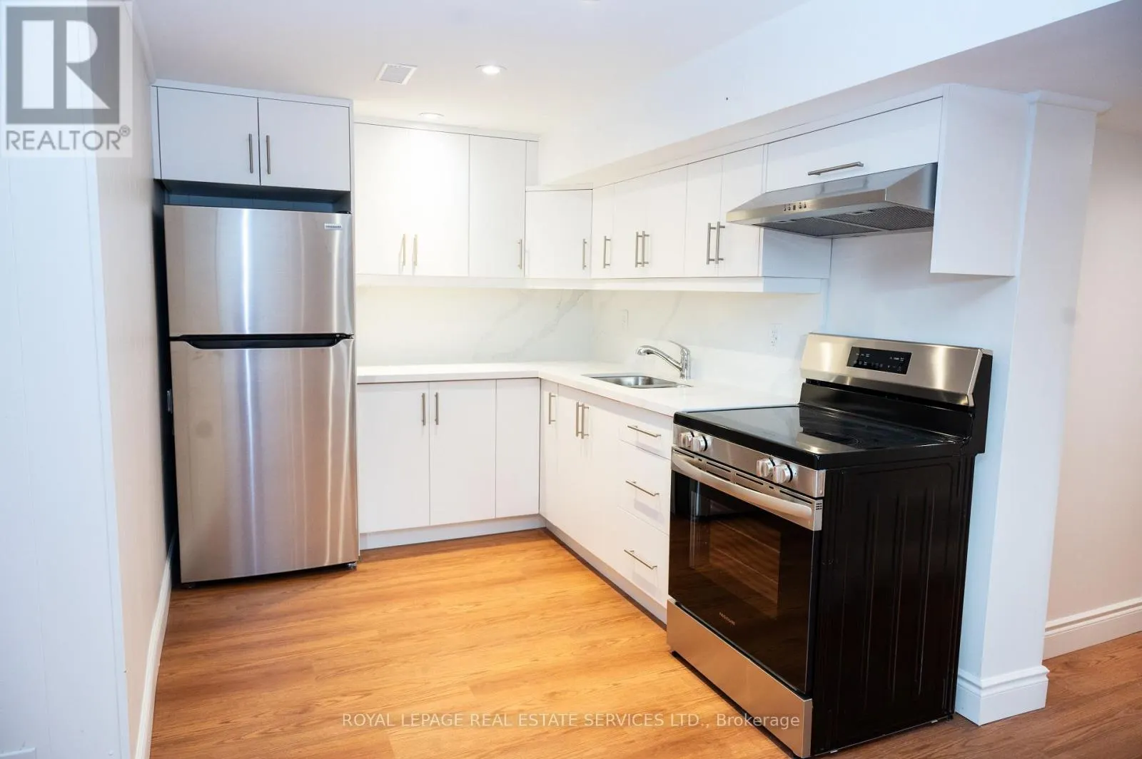 LOWER - 35 SILVERHILL DRIVE