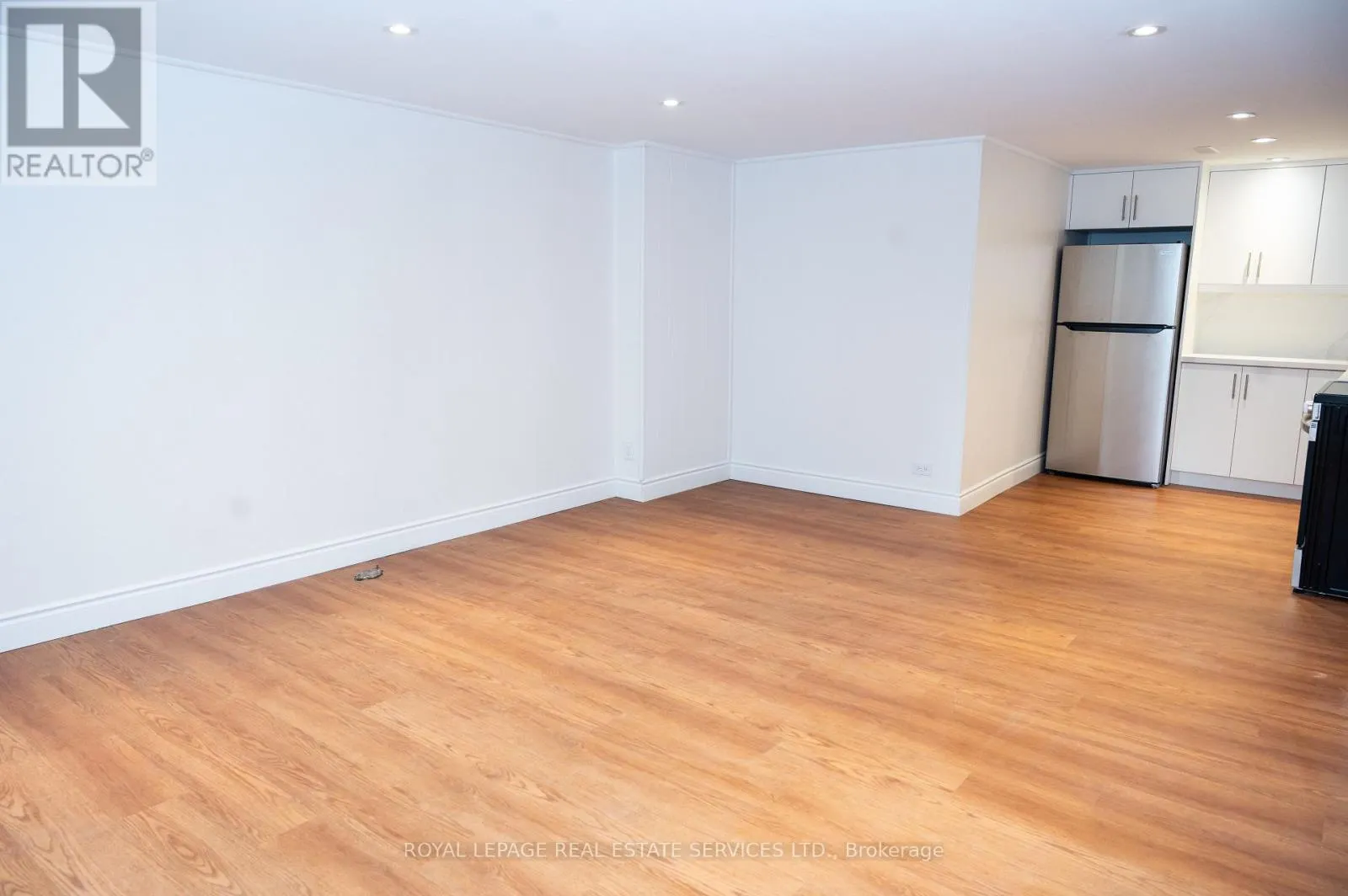 LOWER - 35 SILVERHILL DRIVE