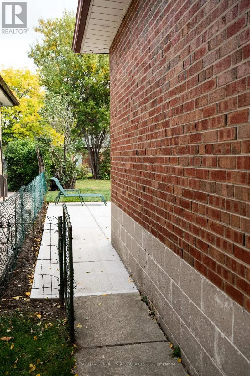 LOWER - 35 SILVERHILL DRIVE