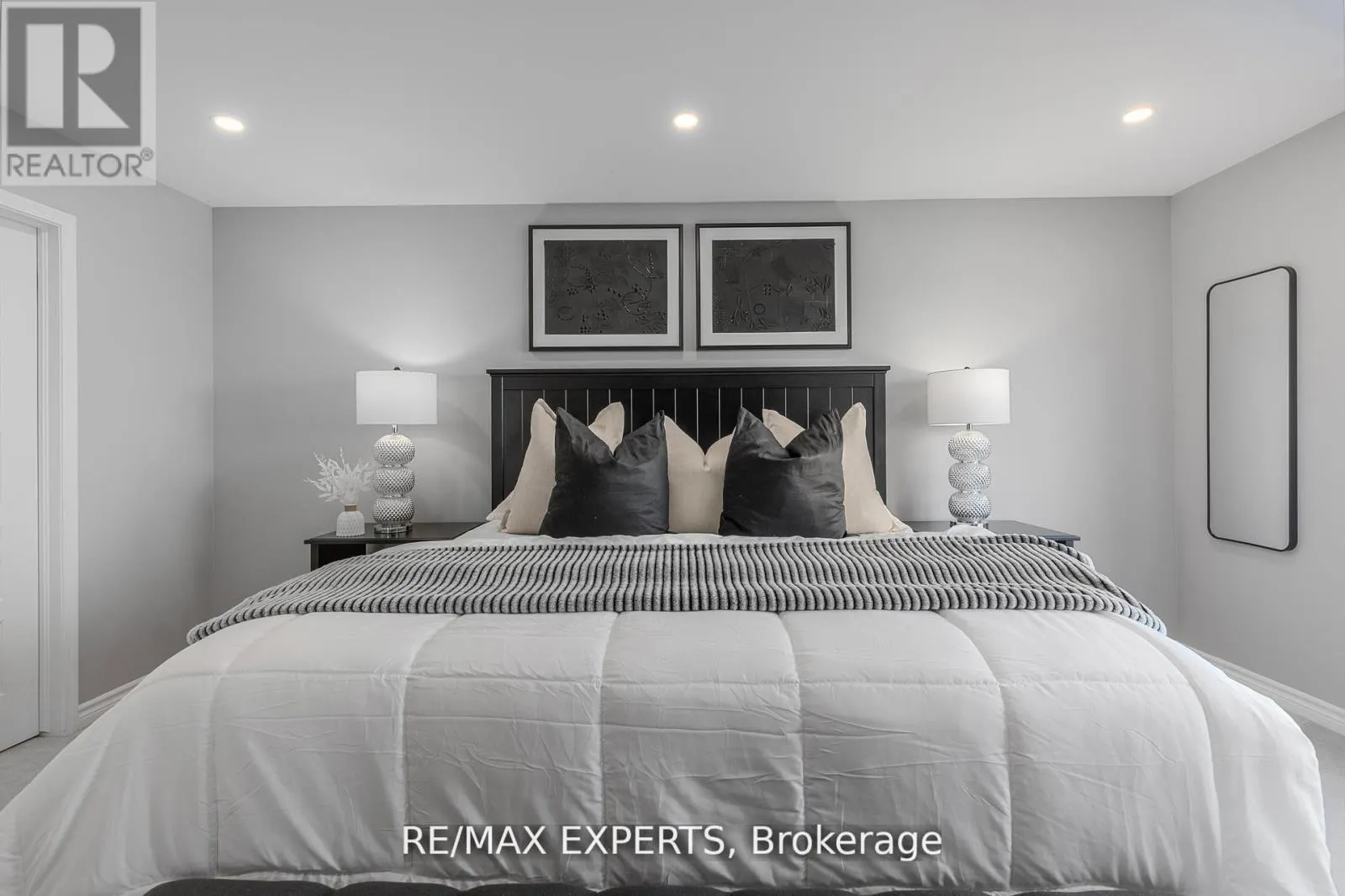 1295 KOVACHIK BOULEVARD