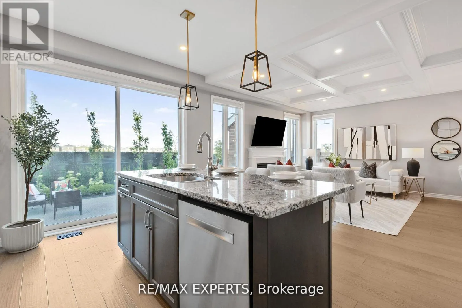 1295 KOVACHIK BOULEVARD