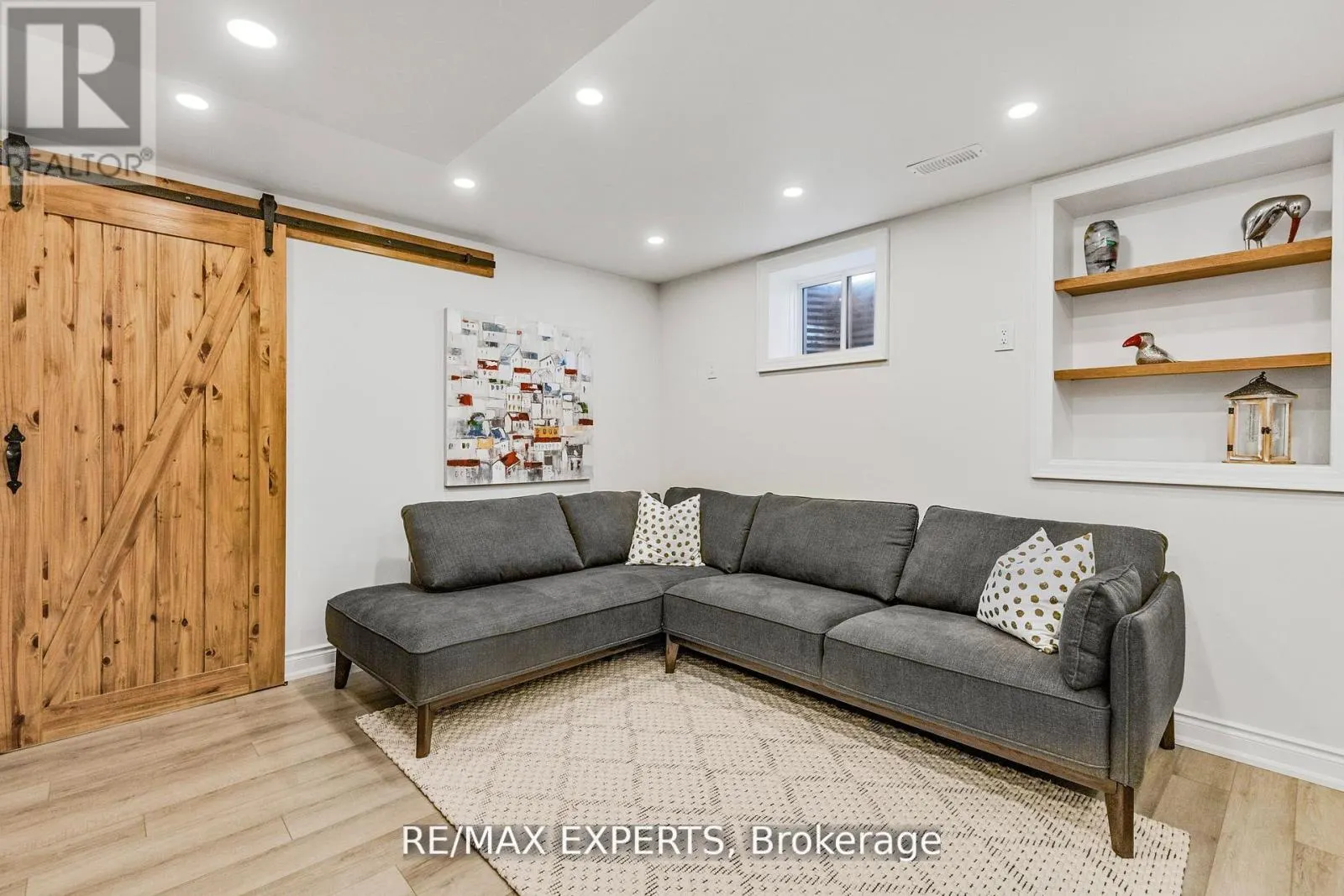 1295 KOVACHIK BOULEVARD