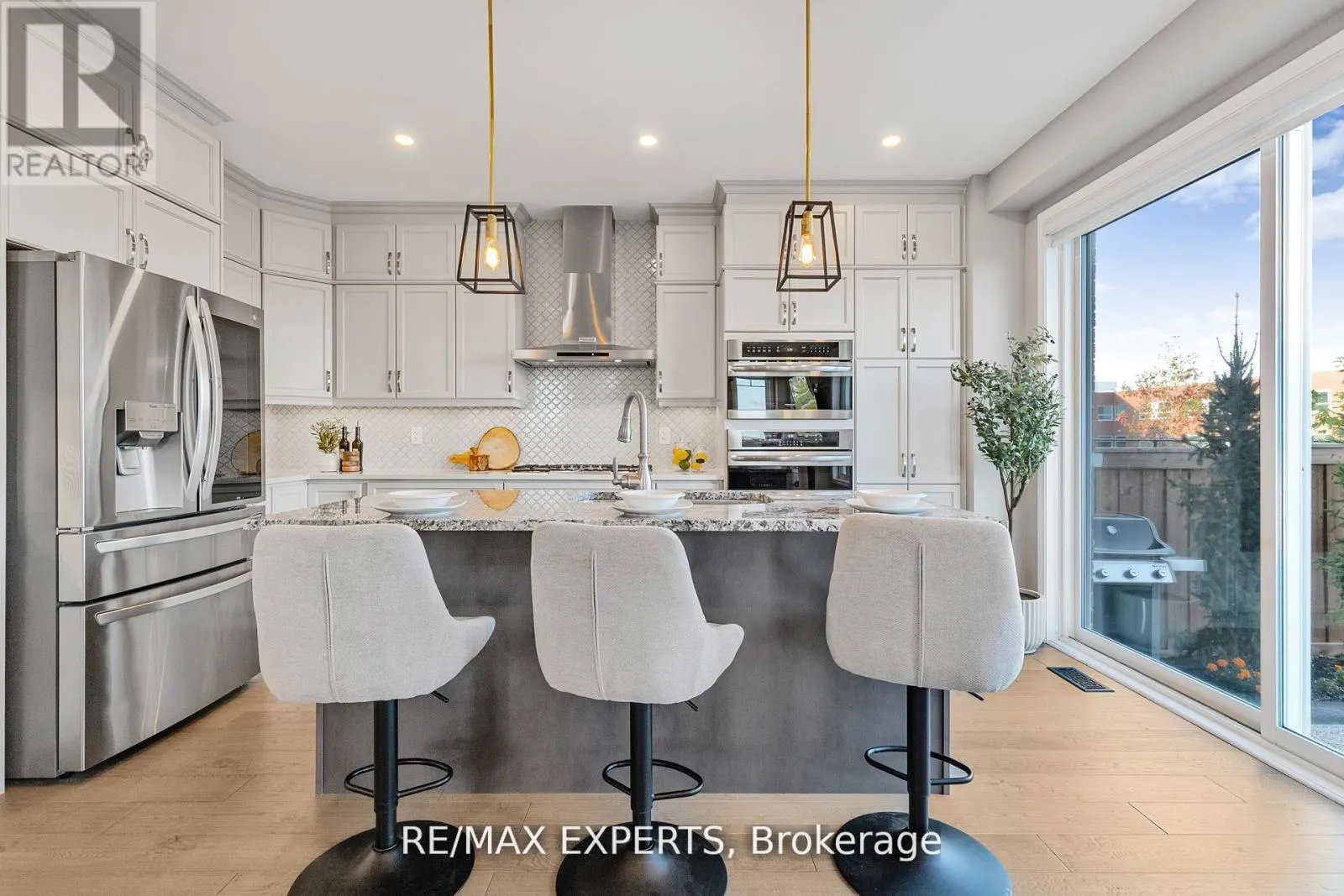 1295 KOVACHIK BOULEVARD