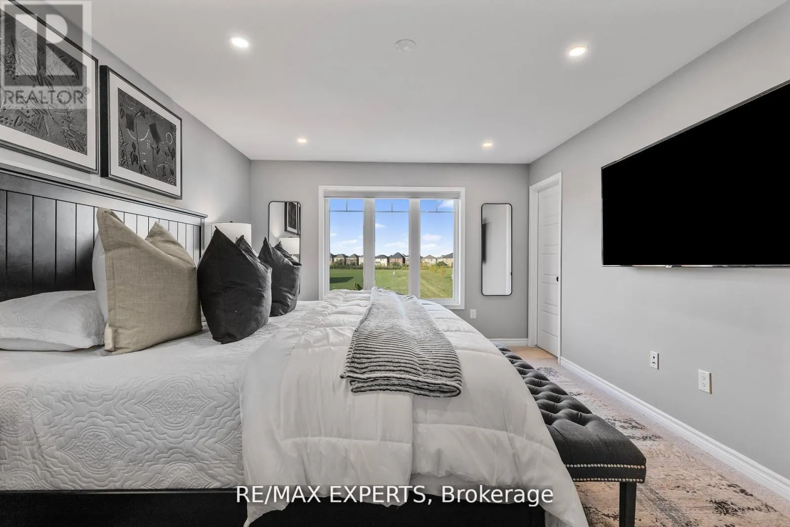 1295 KOVACHIK BOULEVARD