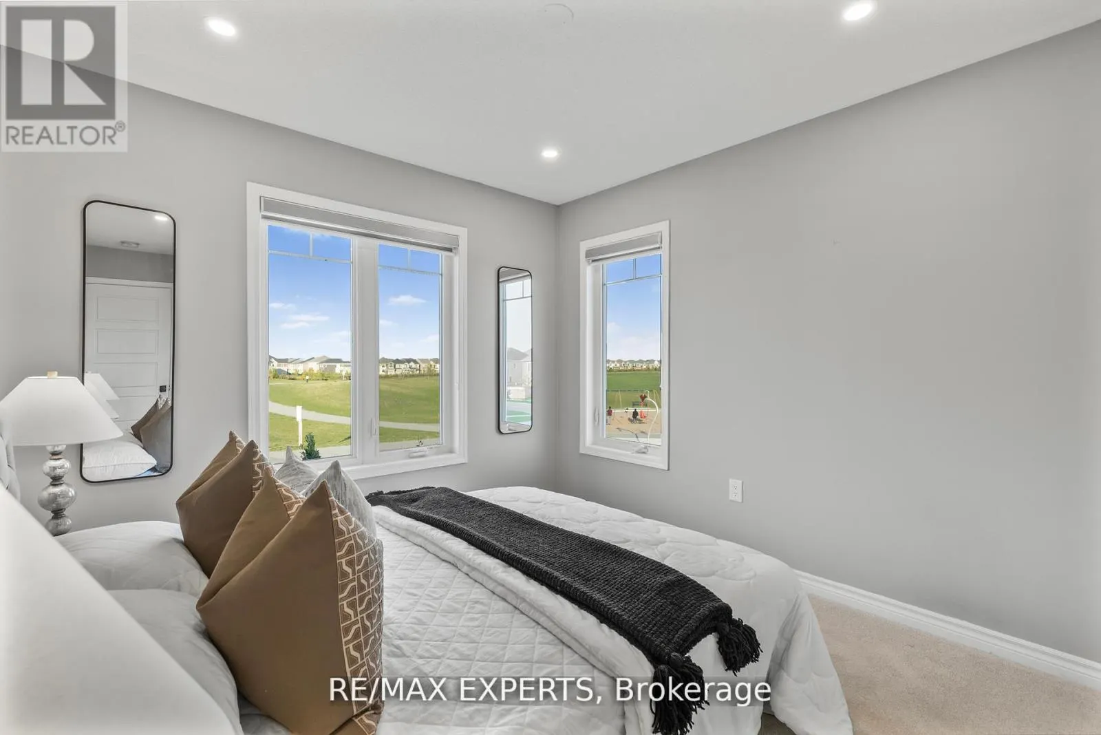 1295 KOVACHIK BOULEVARD