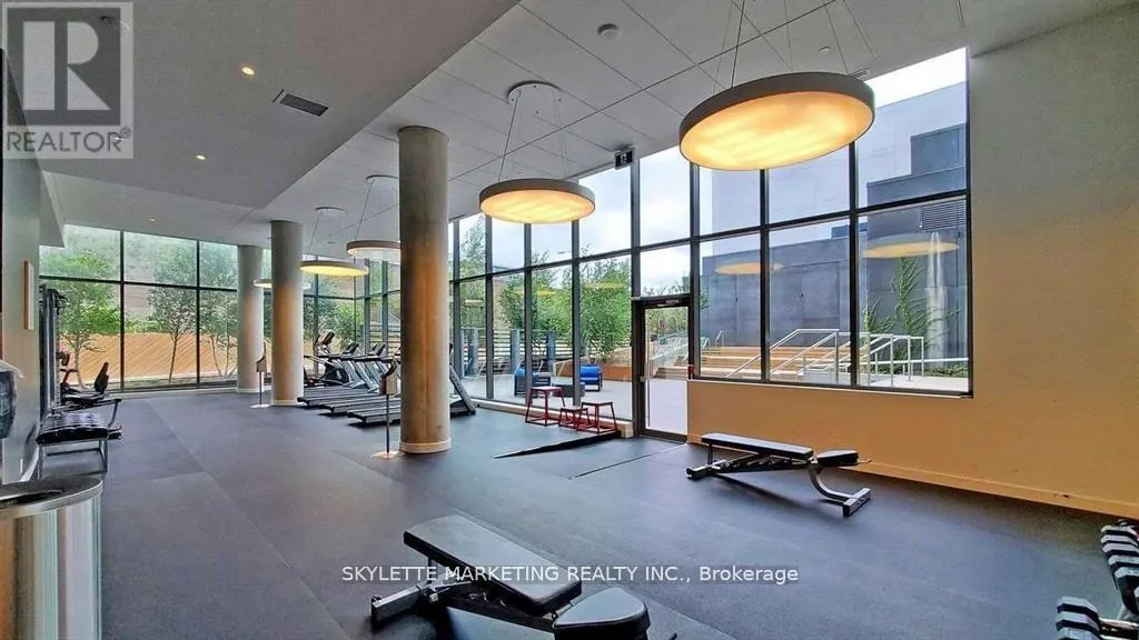 902 - 160 FLEMINGTON ROAD