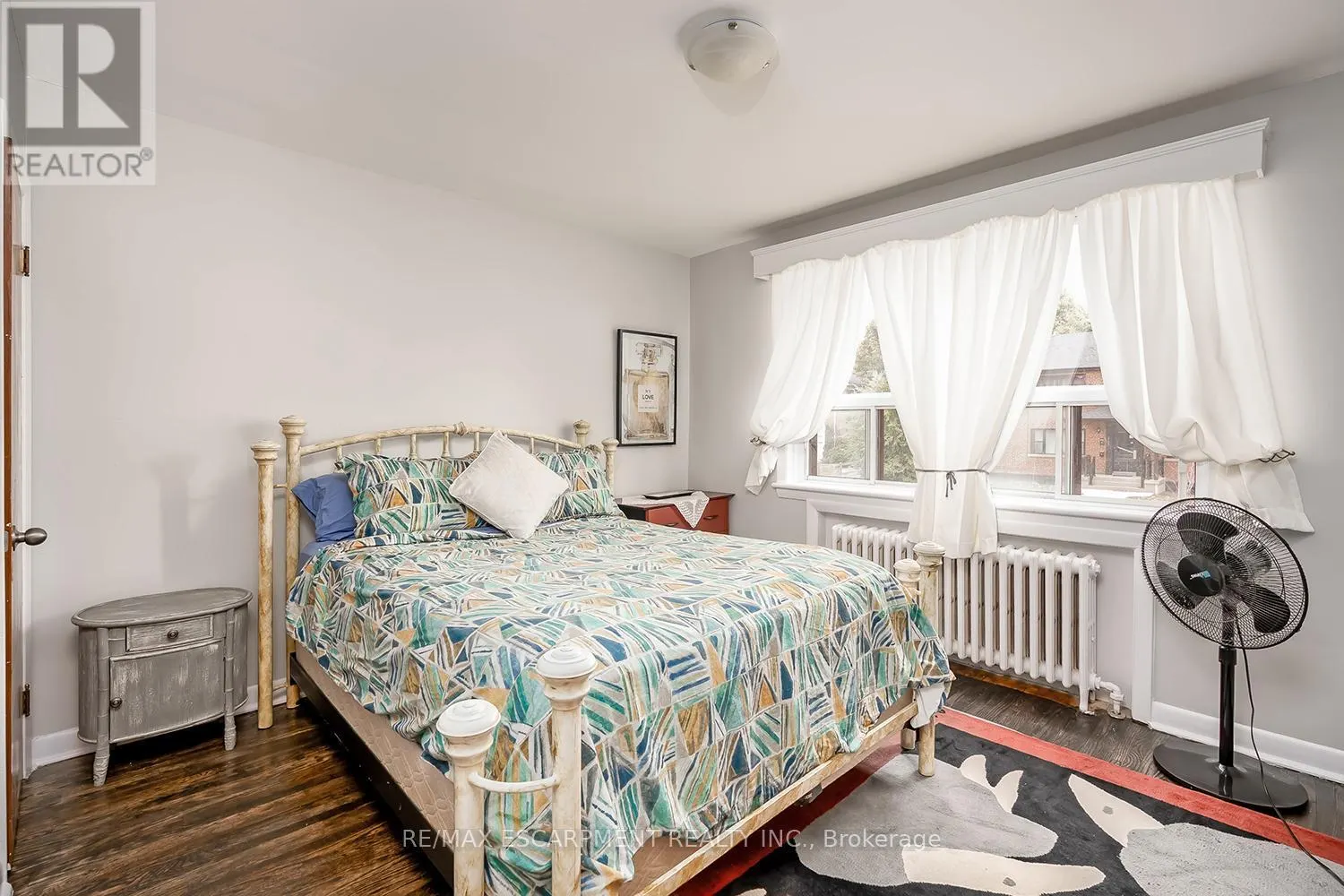 7 - 2128 HARRIS CRESCENT