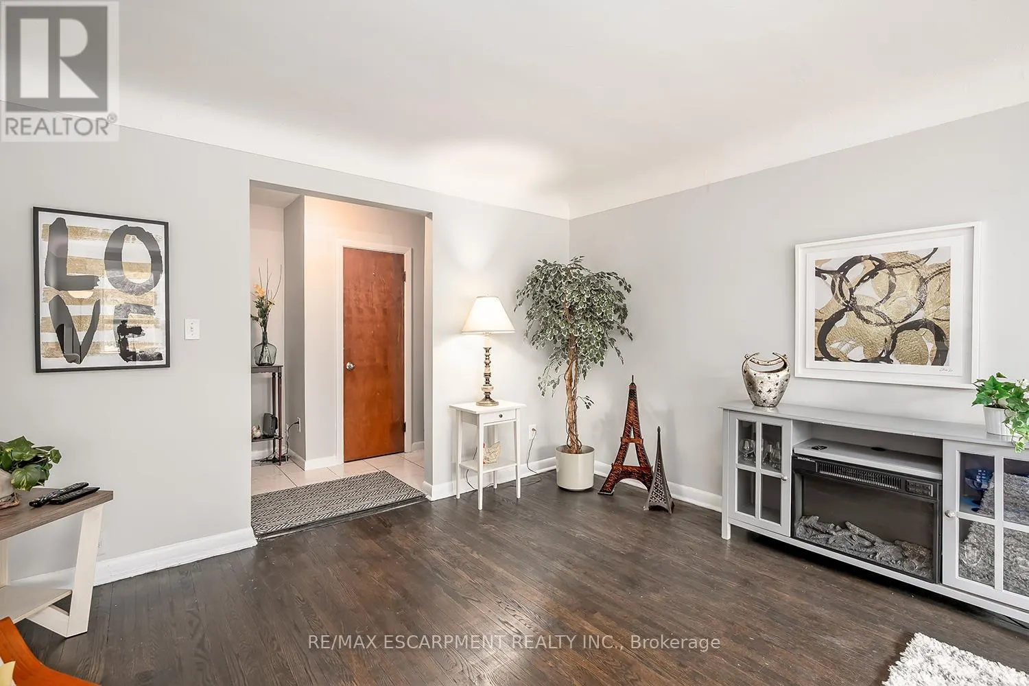 7 - 2128 HARRIS CRESCENT