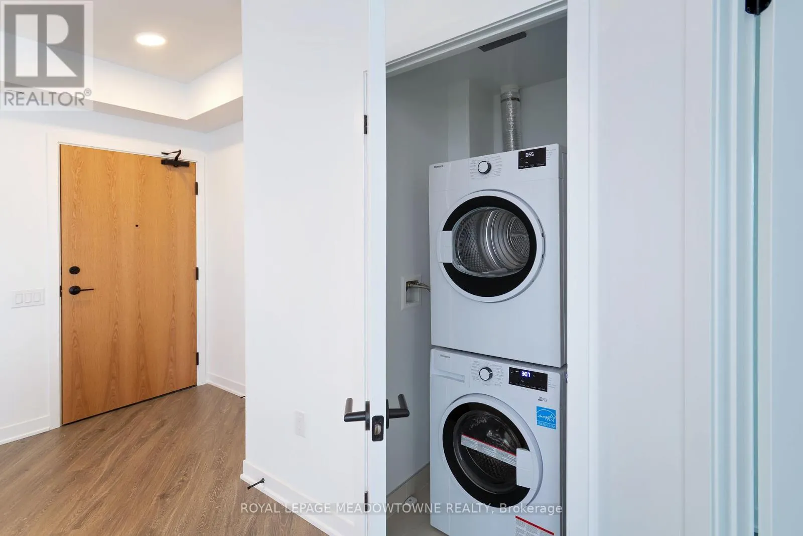 2306 - 2495 EGLINTON AVENUE W