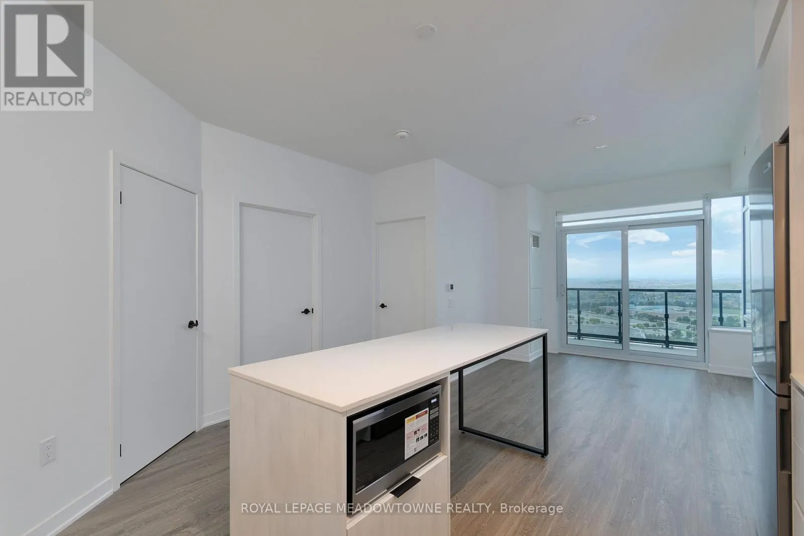 2306 - 2495 EGLINTON AVENUE W