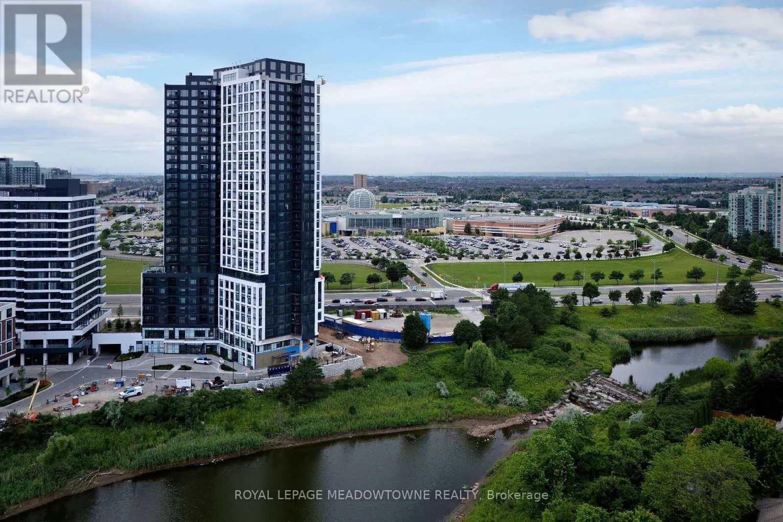 2306 - 2495 EGLINTON AVENUE W