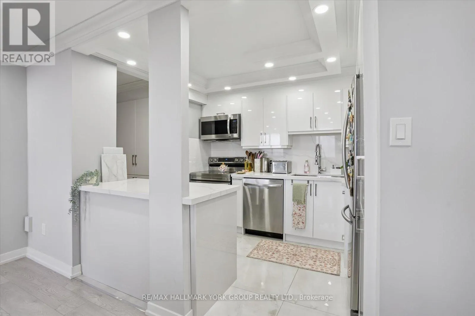 1006 - 1300 MISSISSAUGA VALLEY BOULEVARD