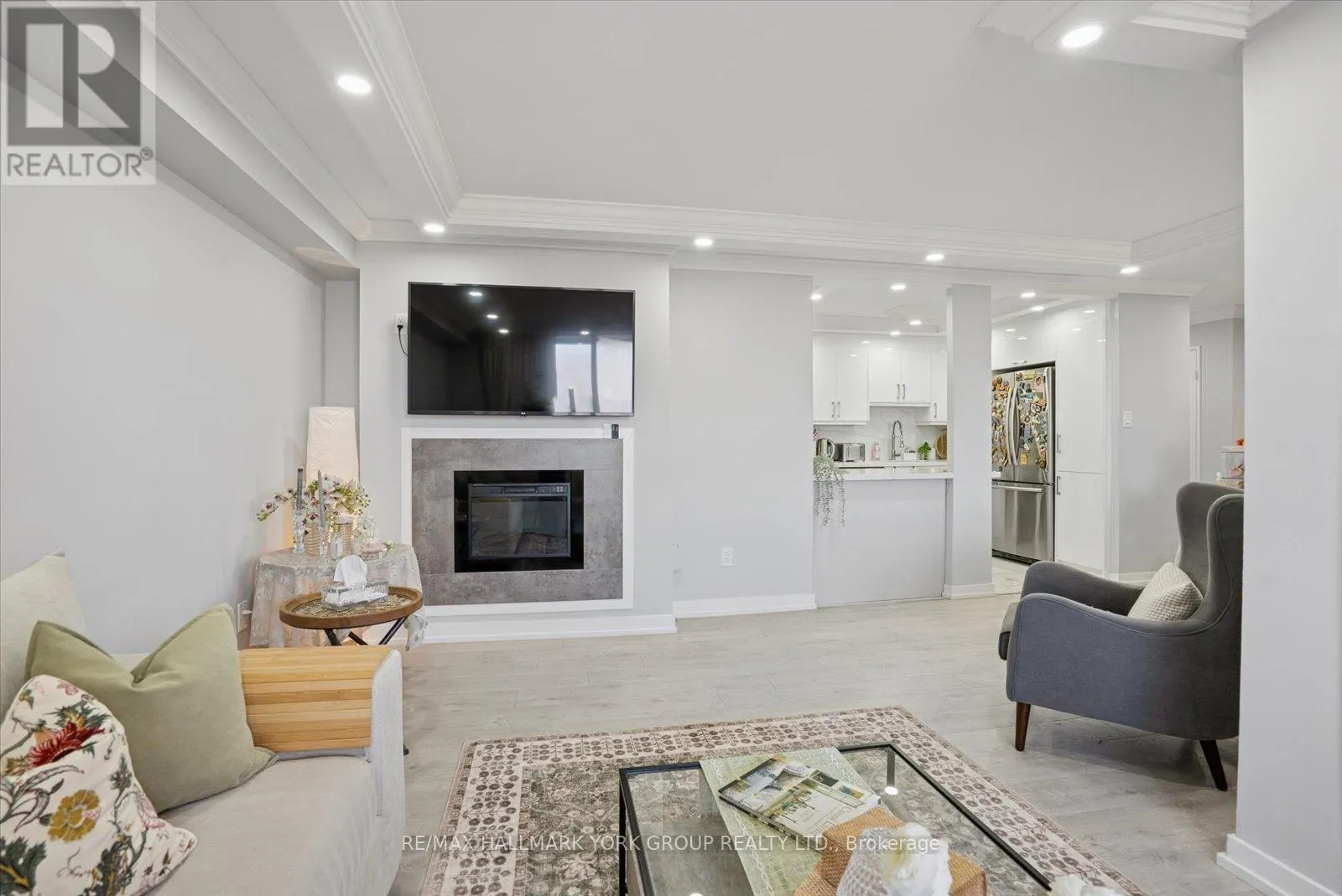 1006 - 1300 MISSISSAUGA VALLEY BOULEVARD