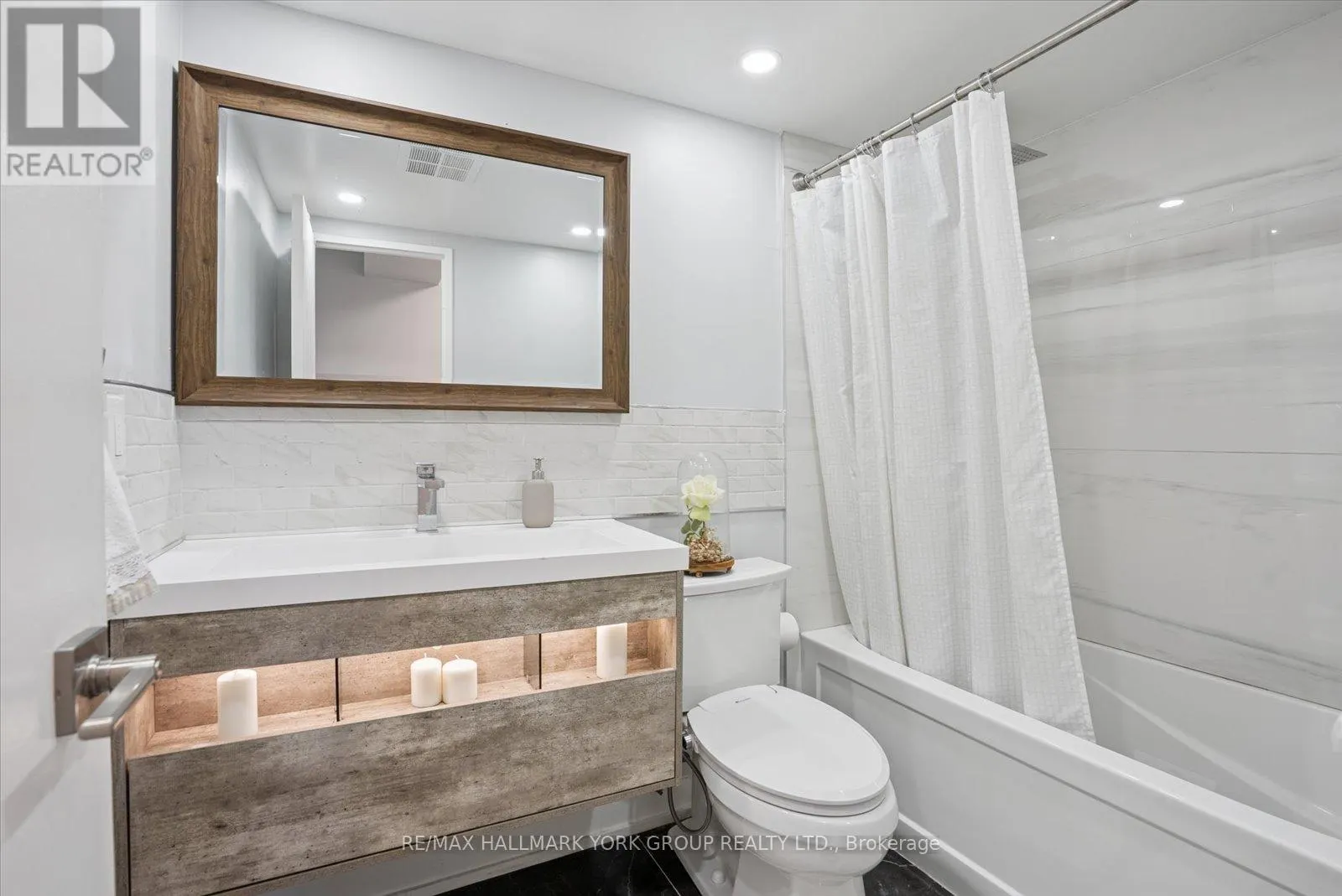 1006 - 1300 MISSISSAUGA VALLEY BOULEVARD