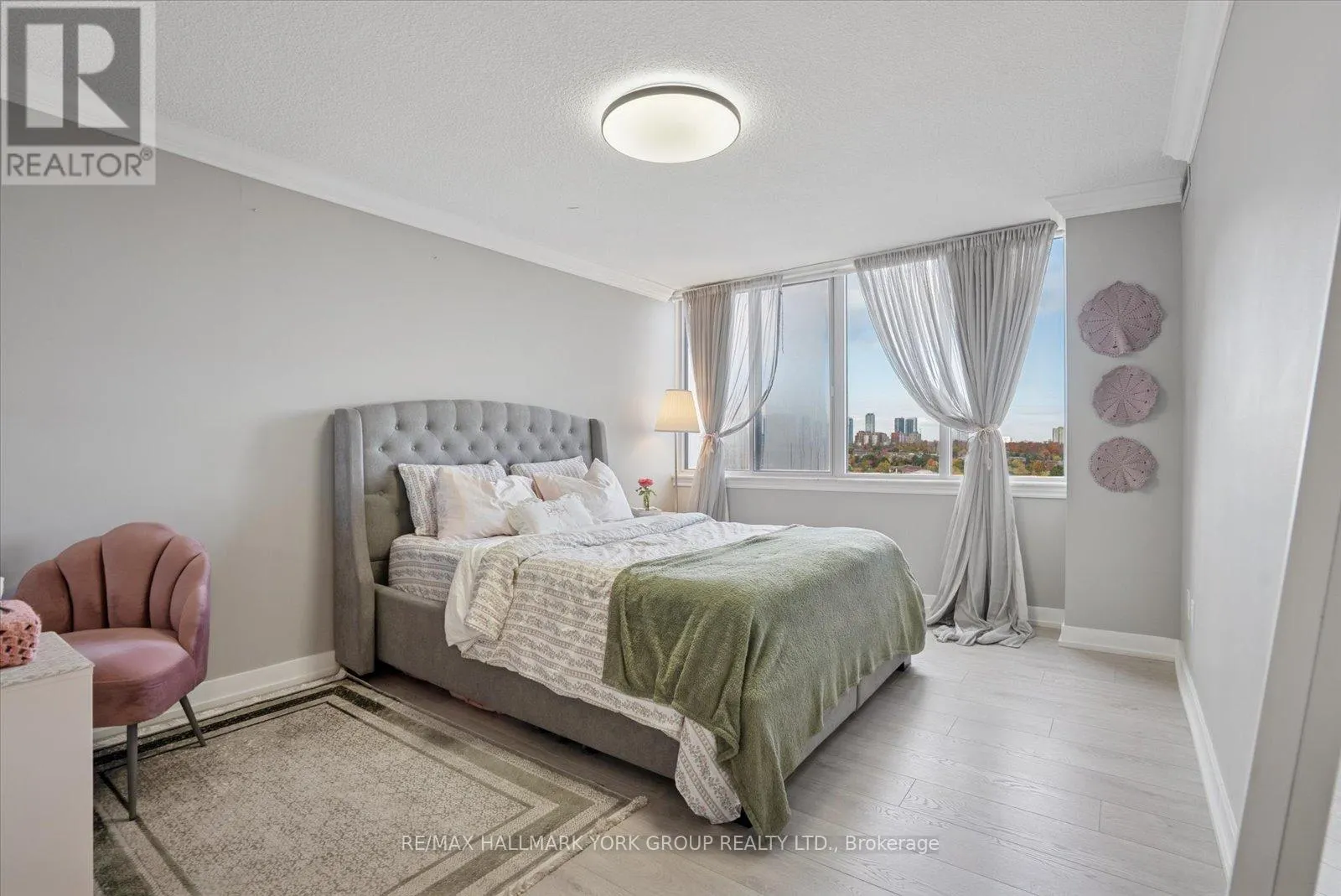 1006 - 1300 MISSISSAUGA VALLEY BOULEVARD