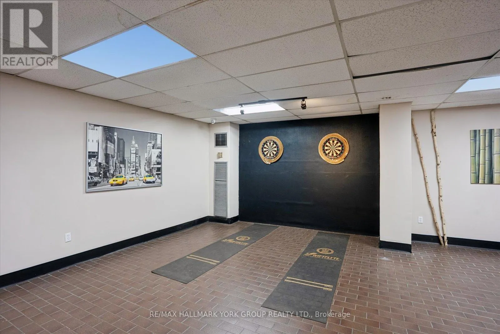 1006 - 1300 MISSISSAUGA VALLEY BOULEVARD