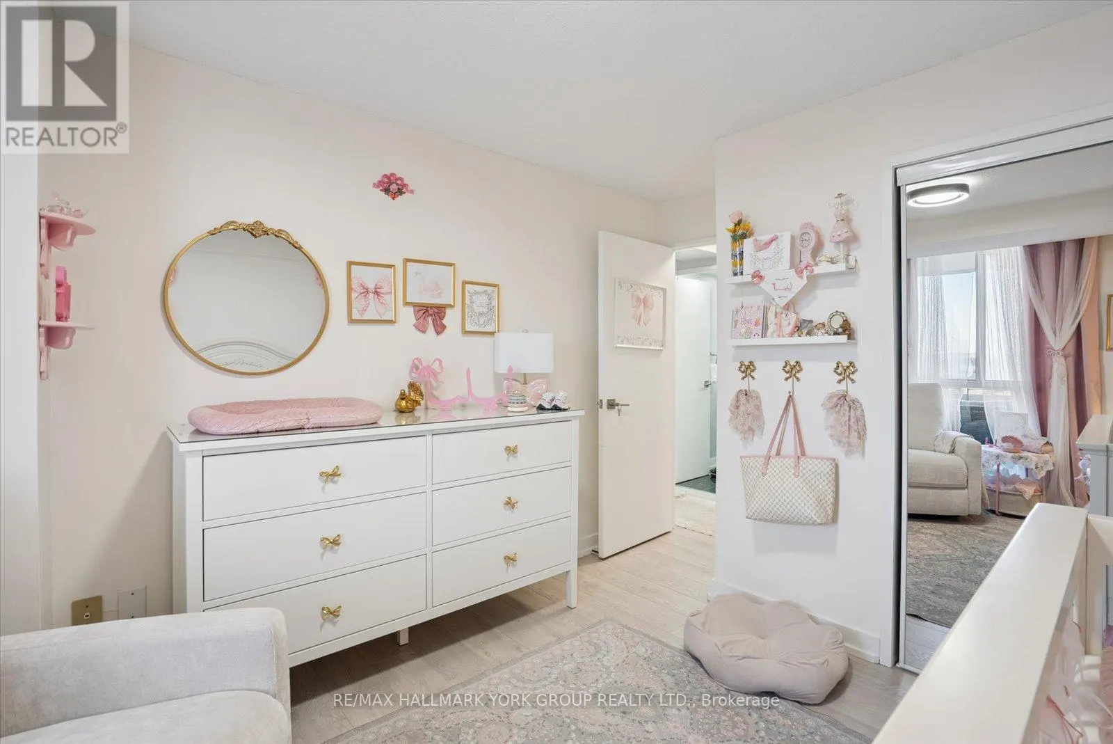 1006 - 1300 MISSISSAUGA VALLEY BOULEVARD