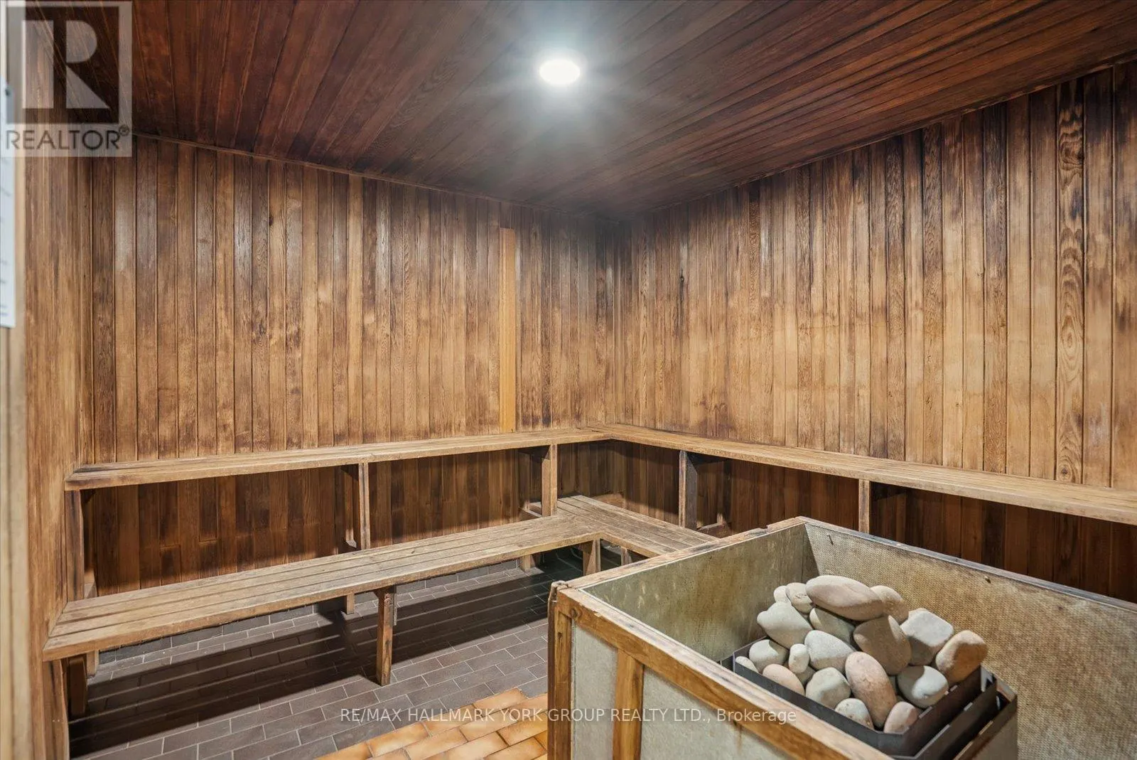 1006 - 1300 MISSISSAUGA VALLEY BOULEVARD