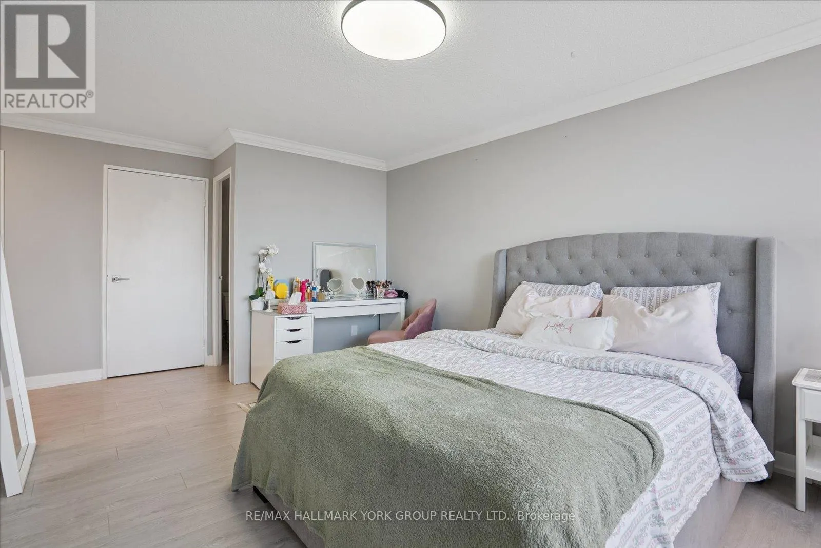 1006 - 1300 MISSISSAUGA VALLEY BOULEVARD