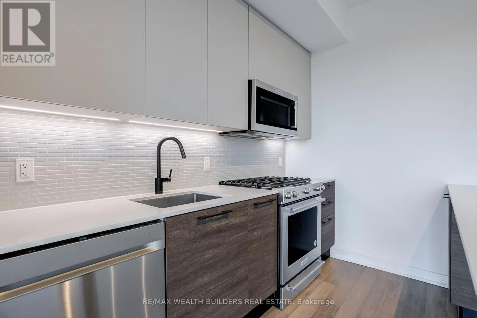 511 - 2118 BLOOR STREET W