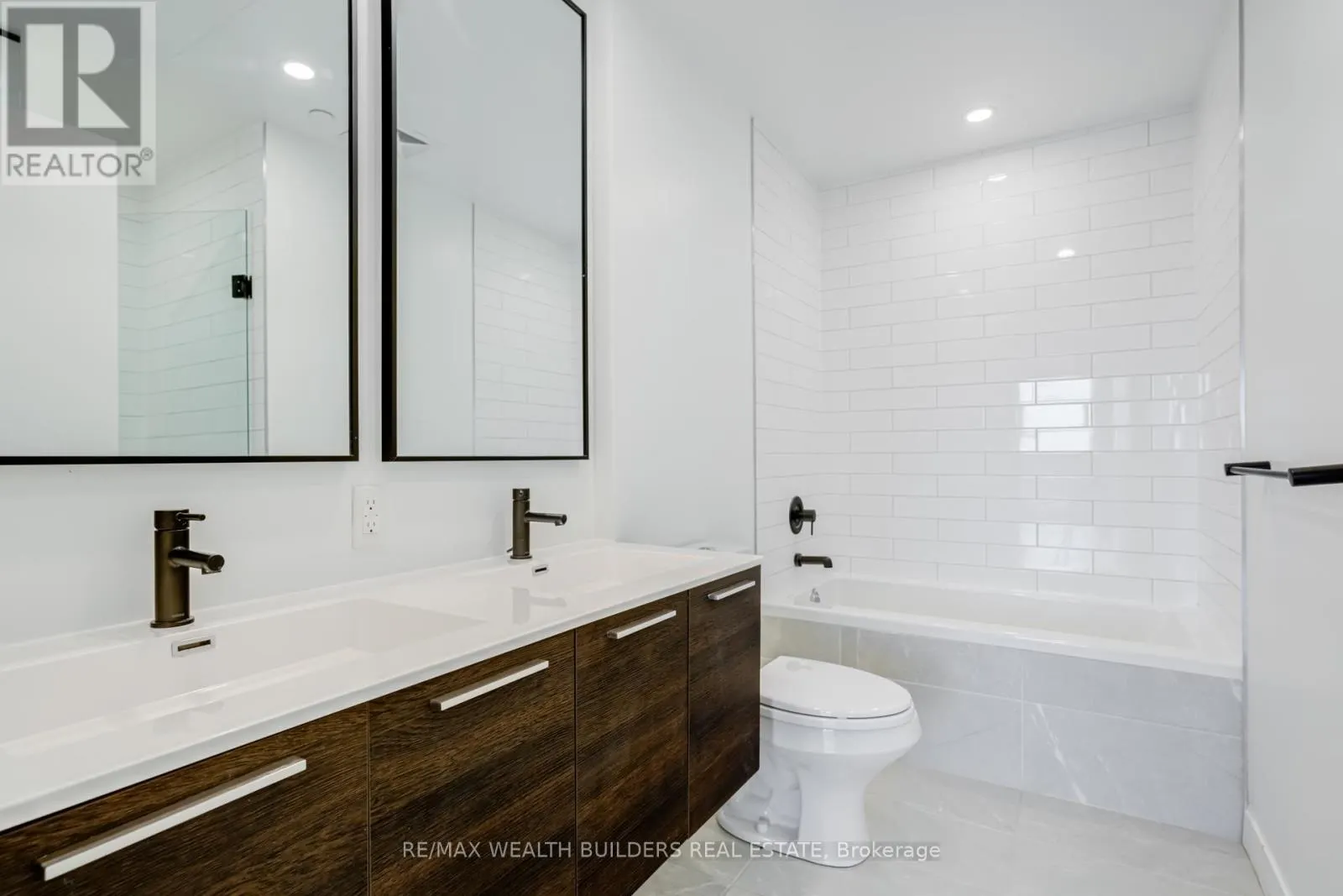 511 - 2118 BLOOR STREET W