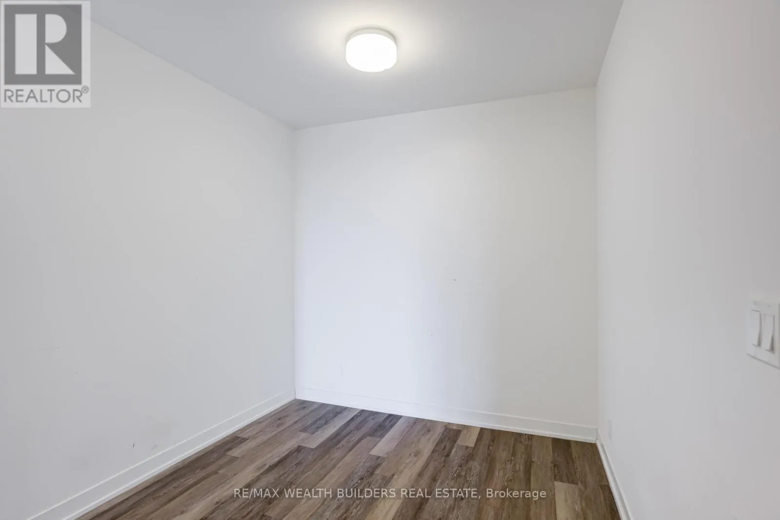 511 - 2118 BLOOR STREET W