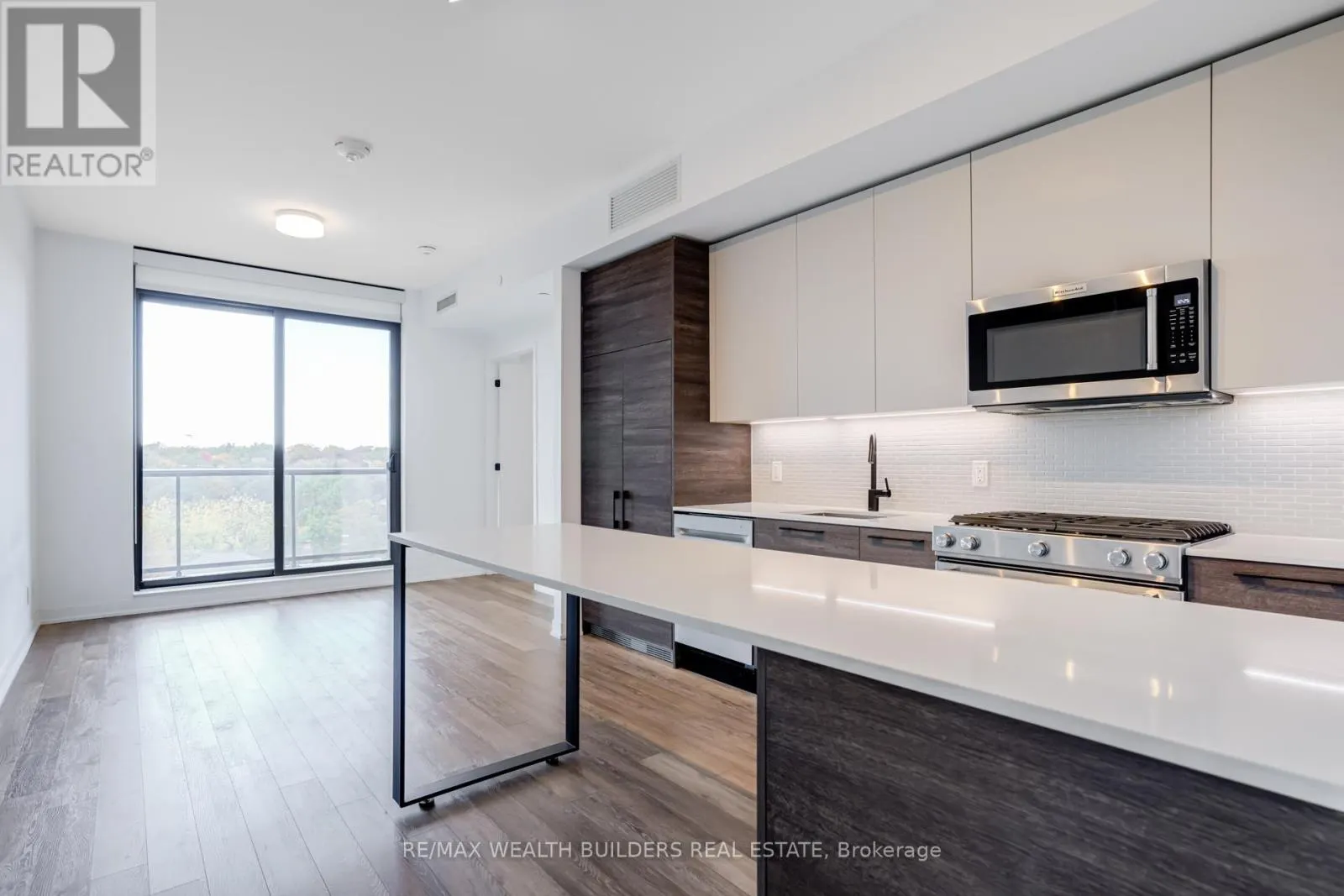 511 - 2118 BLOOR STREET W