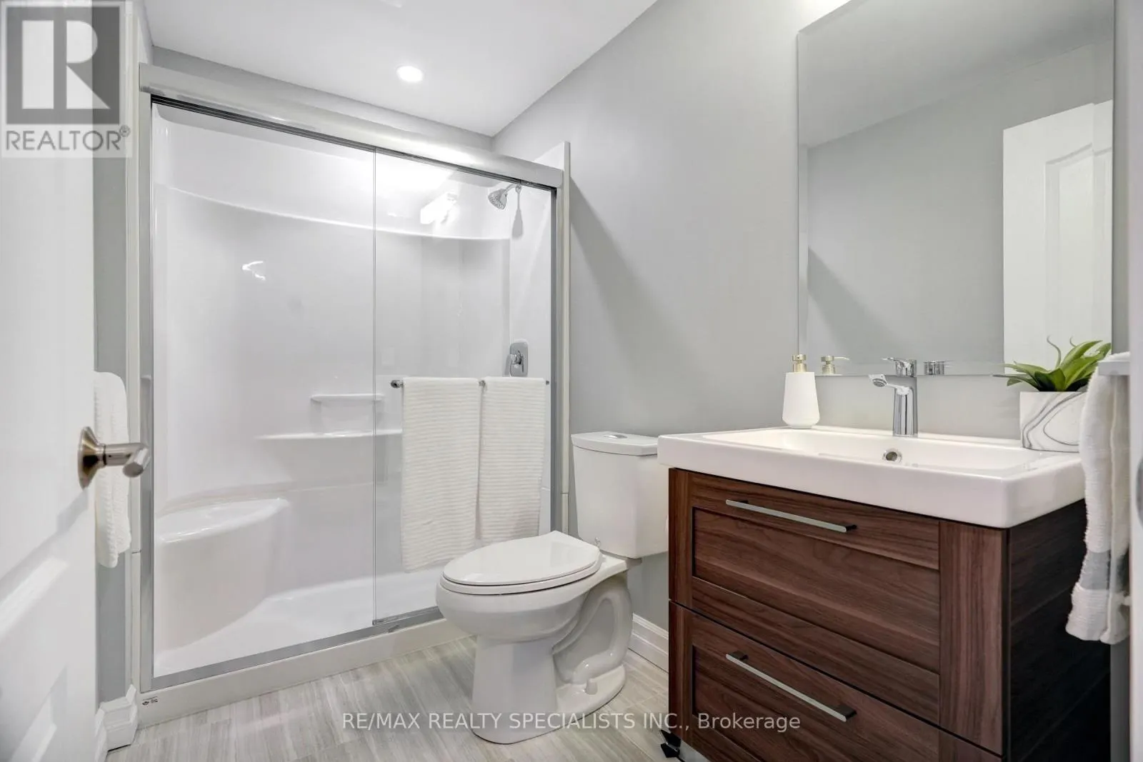 104 EARLSBRIDGE BOULEVARD