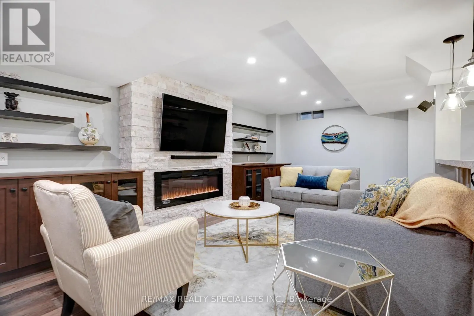 104 EARLSBRIDGE BOULEVARD