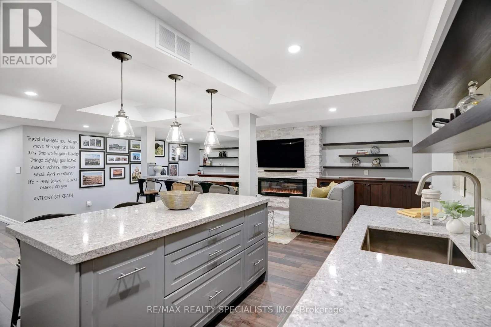 104 EARLSBRIDGE BOULEVARD