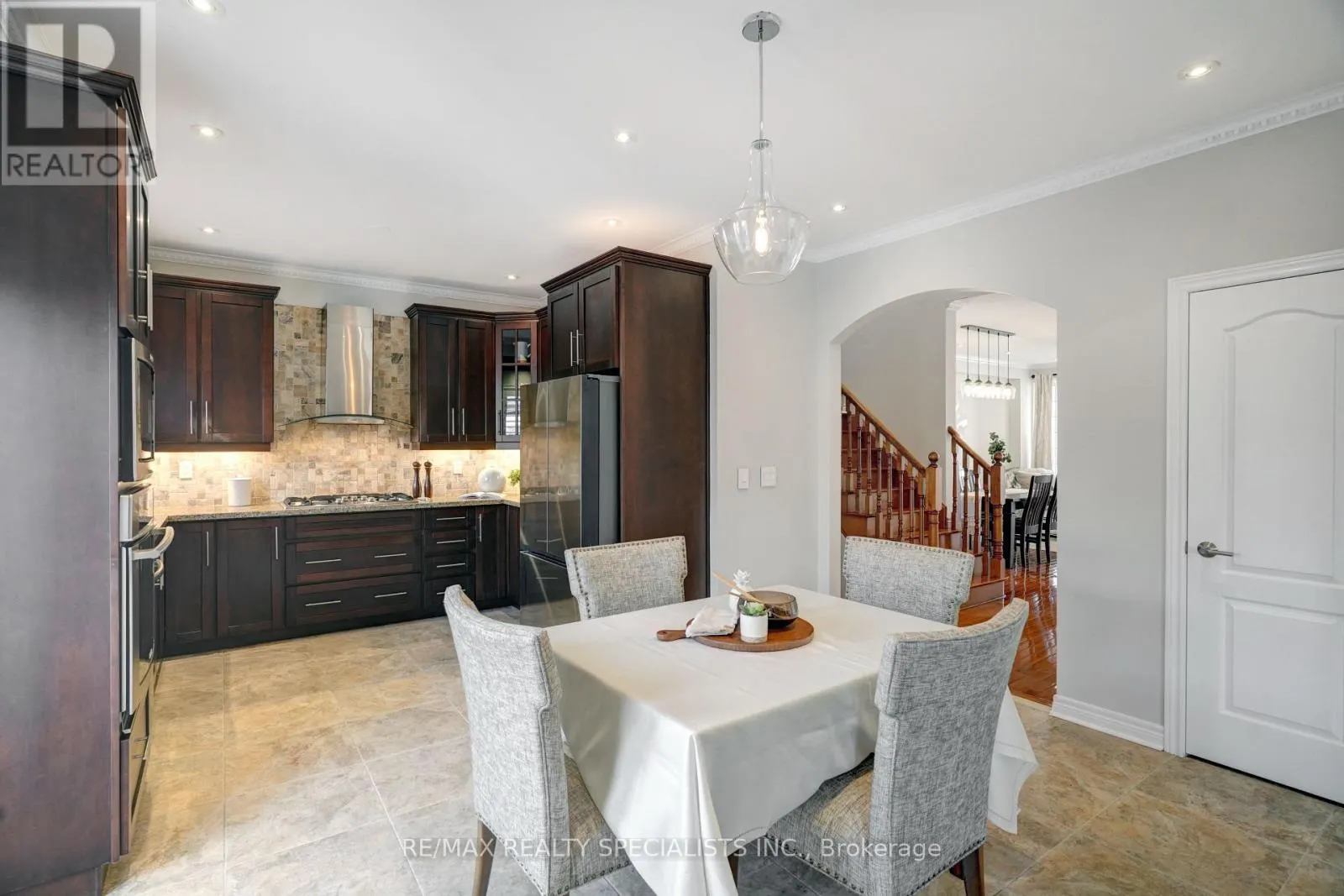 104 EARLSBRIDGE BOULEVARD