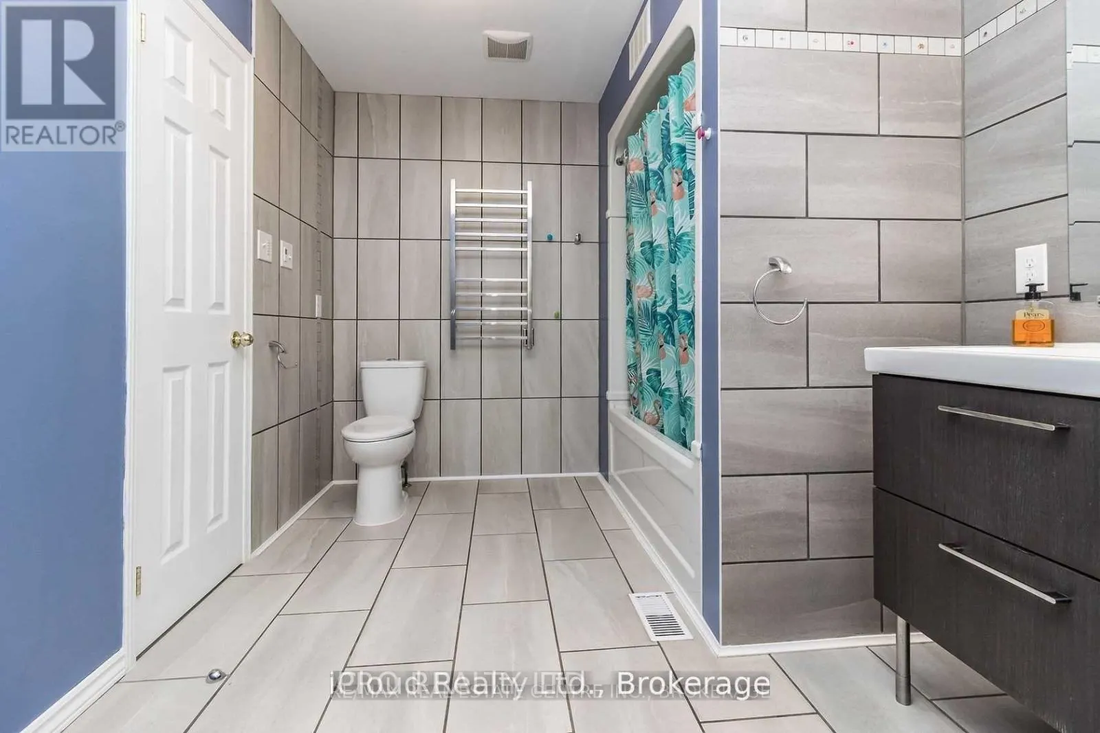 40 MUIRLAND CRESCENT