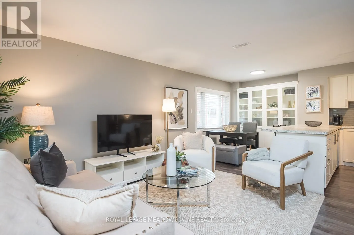 302 - 1701 LAMPMAN AVENUE