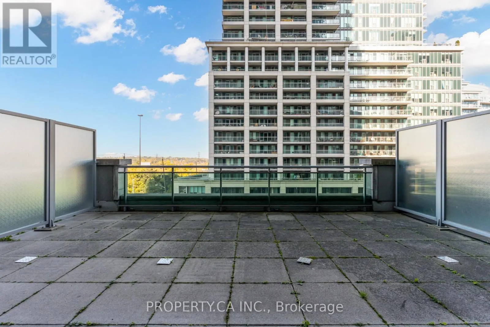 406 - 16 BROOKERS LANE