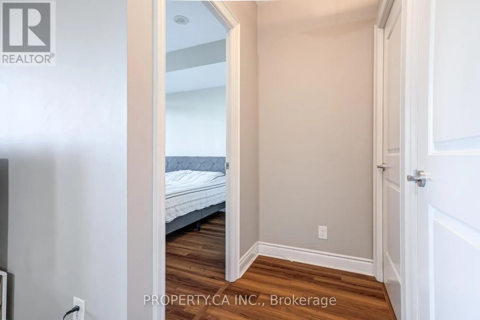 406 - 16 BROOKERS LANE