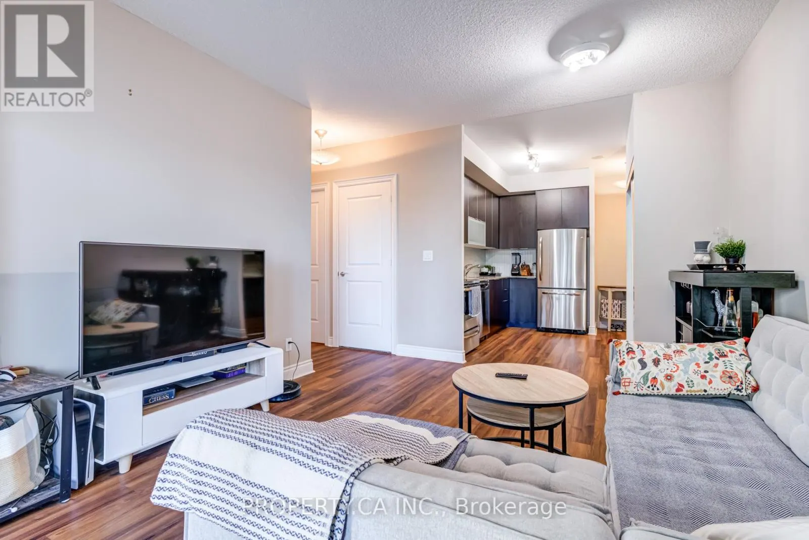 406 - 16 BROOKERS LANE