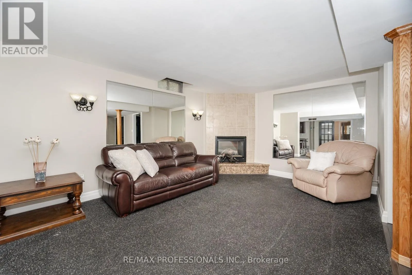 52 LORRAINE CRESCENT