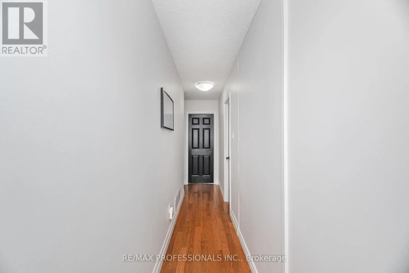 52 LORRAINE CRESCENT