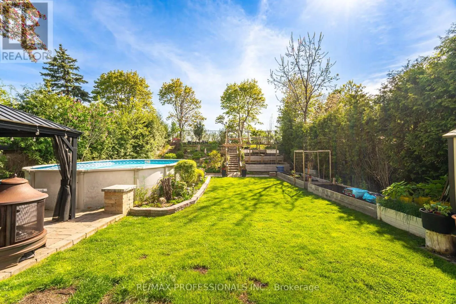 52 LORRAINE CRESCENT